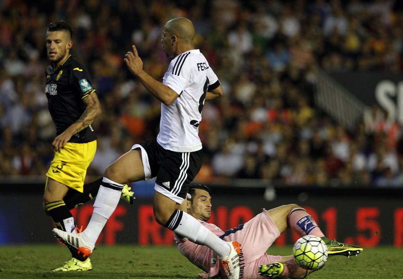 El Valencia recibe al Granada con necesidad de victoria