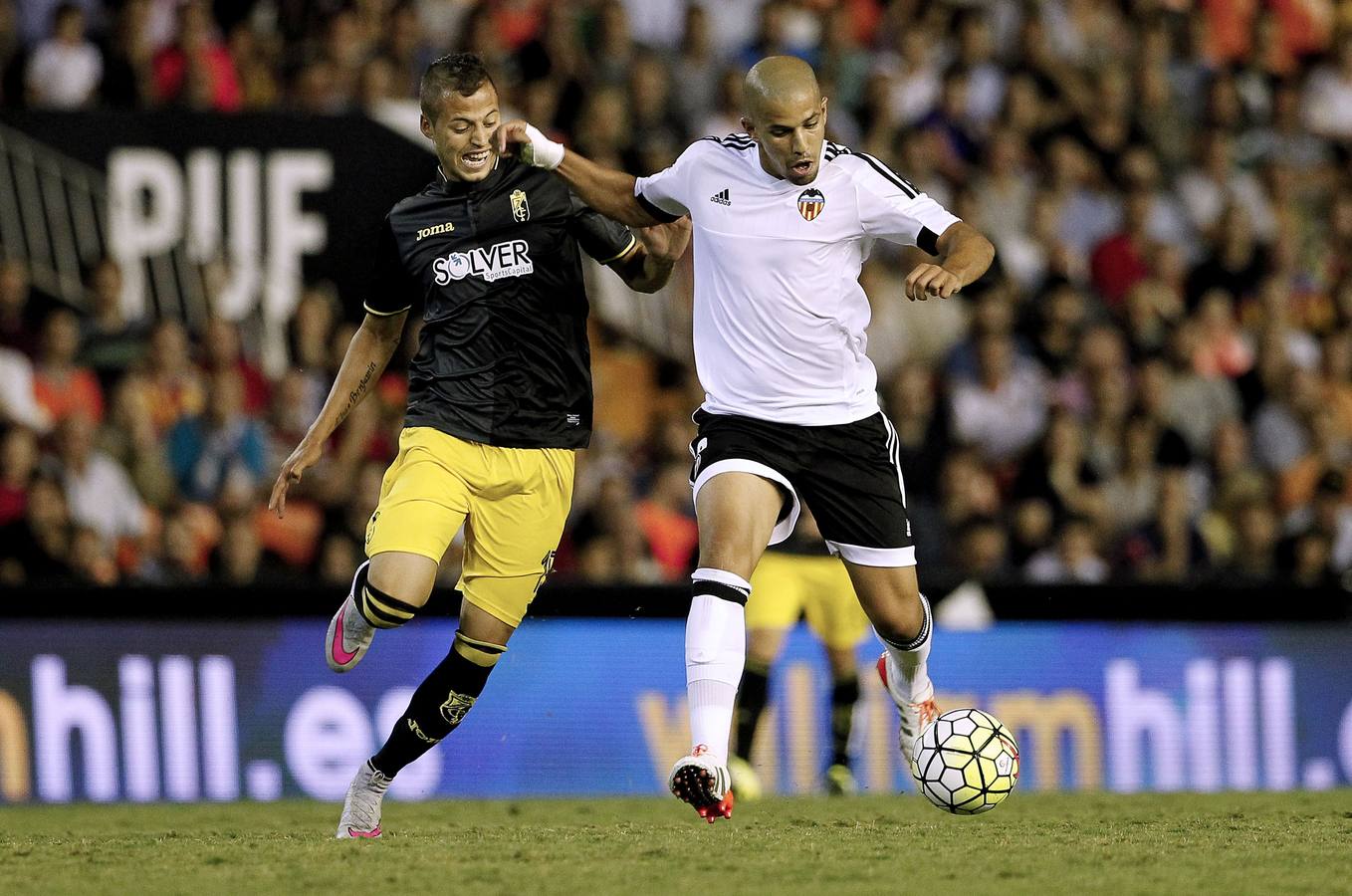 El Valencia recibe al Granada con necesidad de victoria