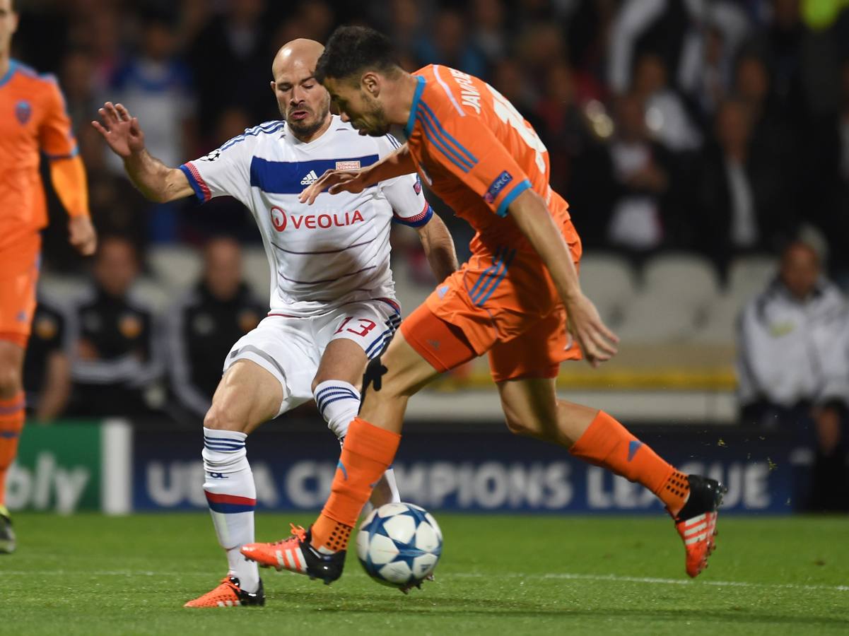 Jaume vuela en Lyon para salvar la primera victoria en Champions