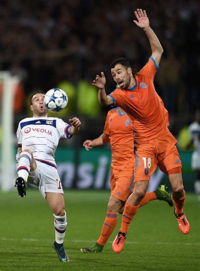 Jaume vuela en Lyon para salvar la primera victoria en Champions