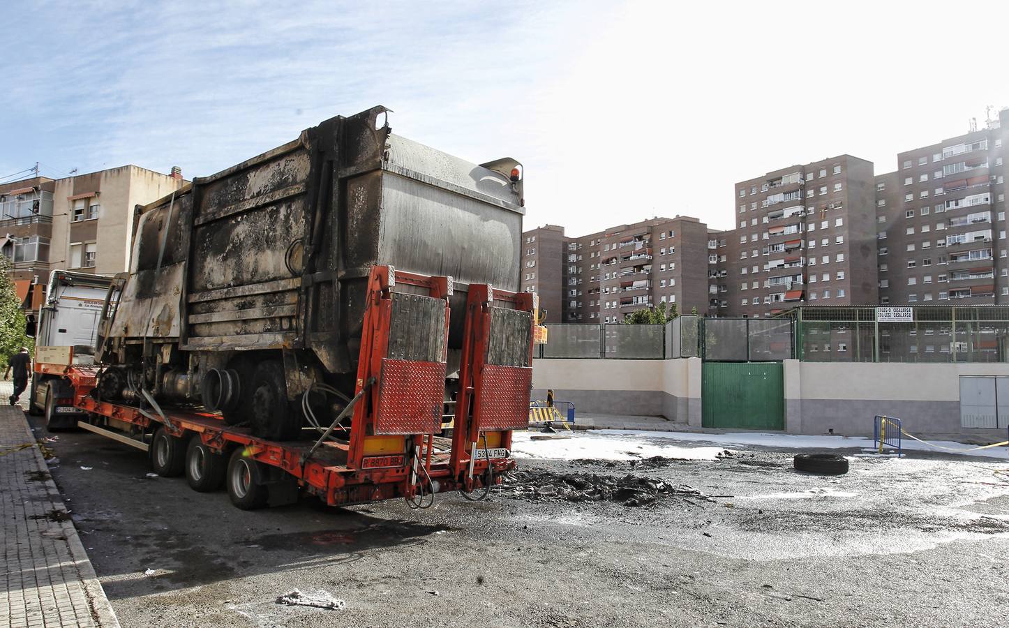 Incendio de un camión de recogida de basuras en Juan XXIII