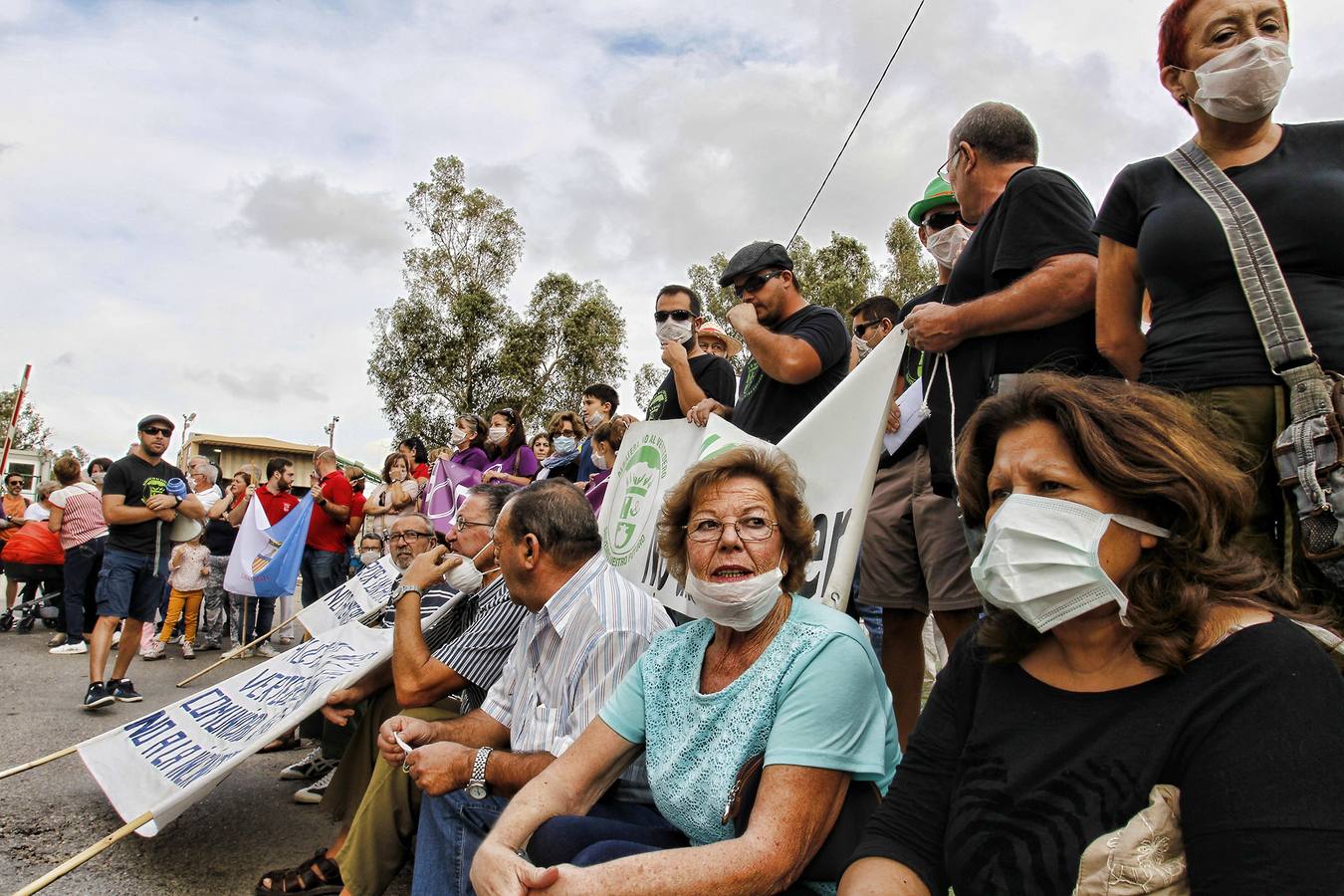 Los vecinos de las partidas protestan contra el mal olor de Fontcalent