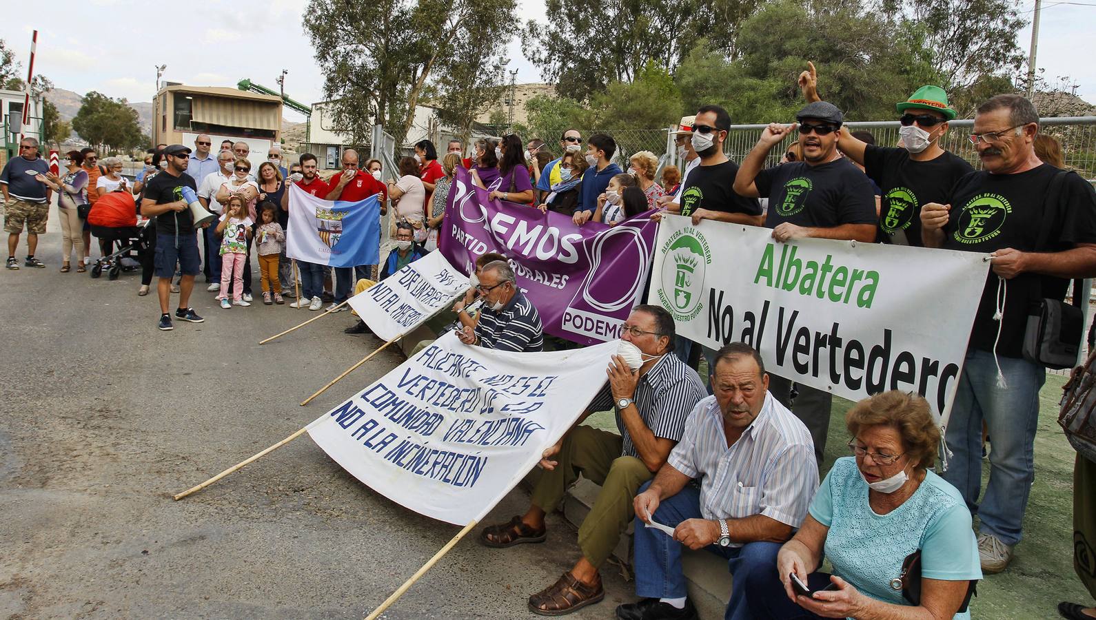 Los vecinos de las partidas protestan contra el mal olor de Fontcalent