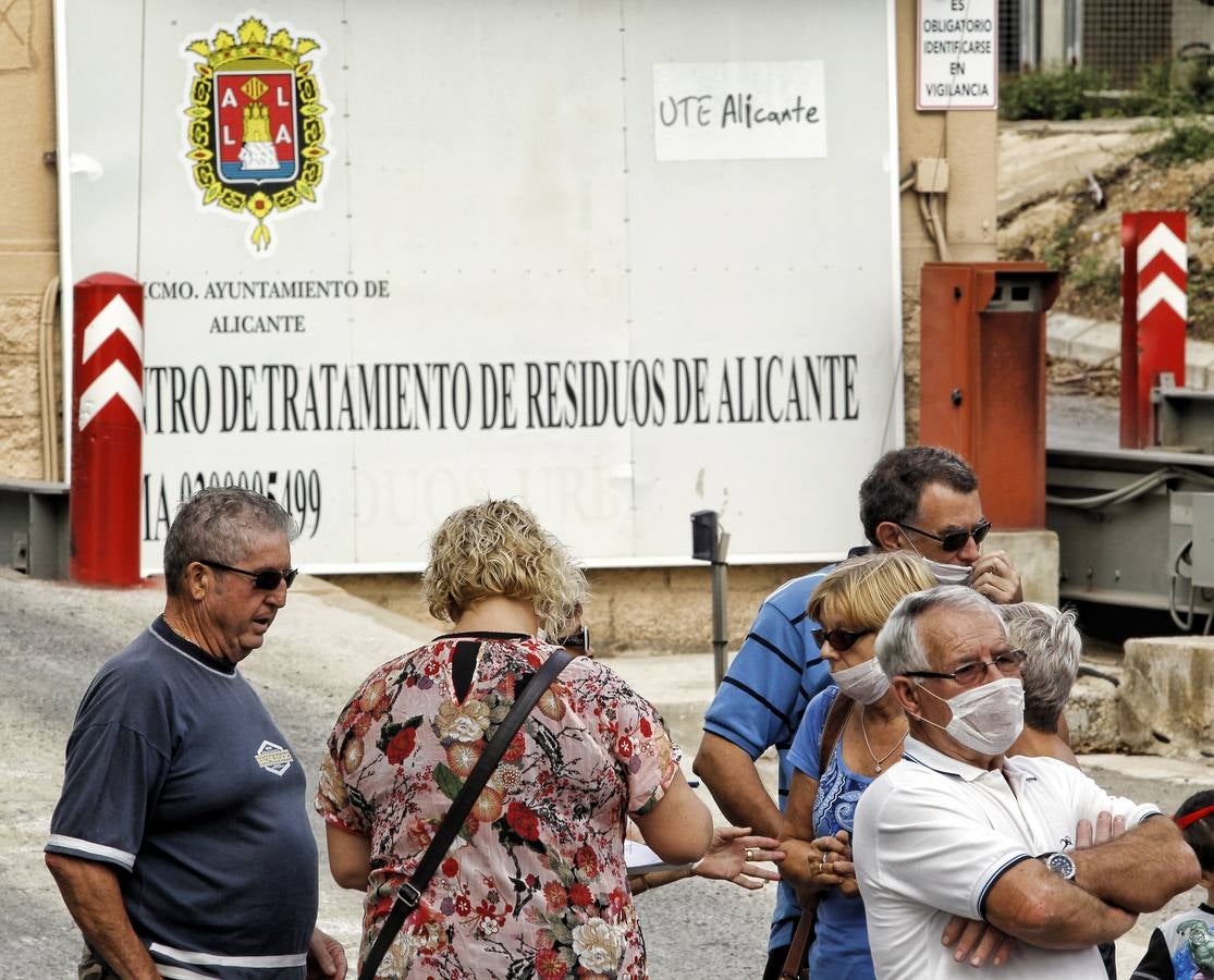 Los vecinos de las partidas protestan contra el mal olor de Fontcalent