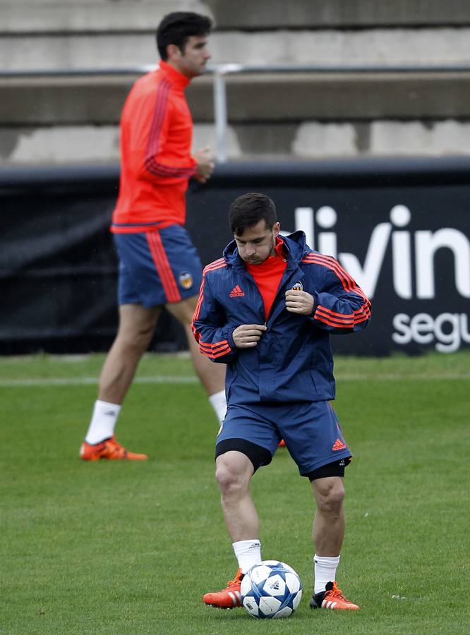 El Valencia prepara el partido de Champions contra el Gent