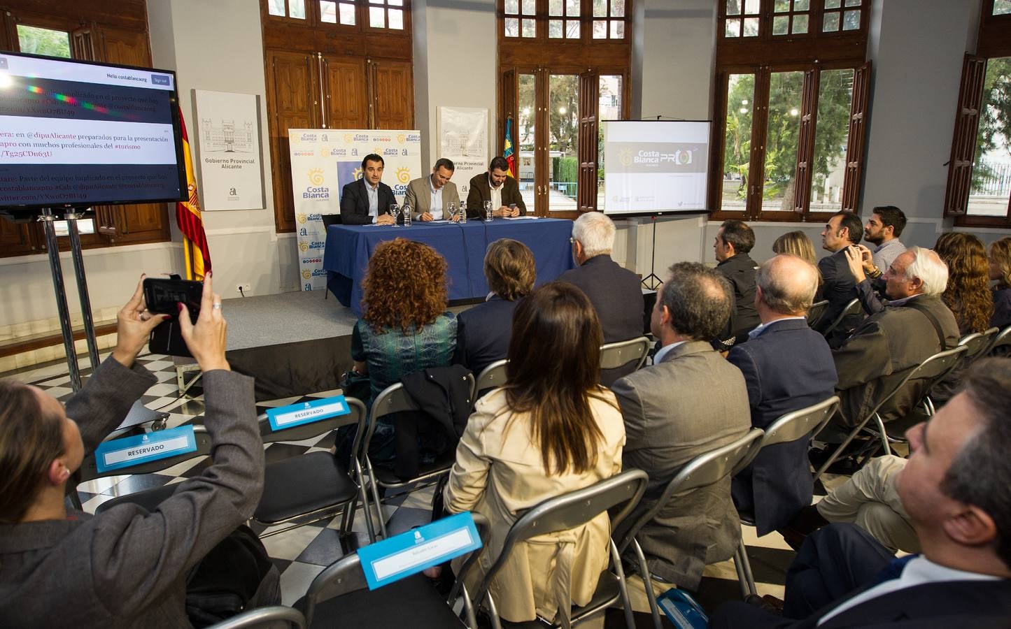 César Sánchez y Eduardo Dolón presentan en la Diputación la herramienta digital CostaBlancaPro