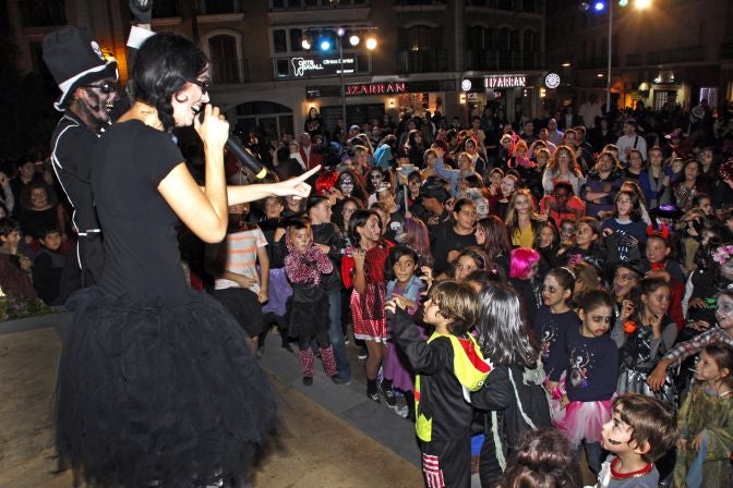 Éxito de la fiesta Halloween en Dènia