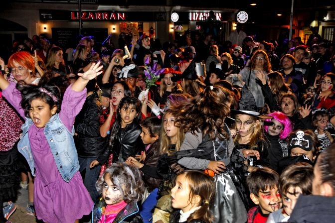 Éxito de la fiesta Halloween en Dènia