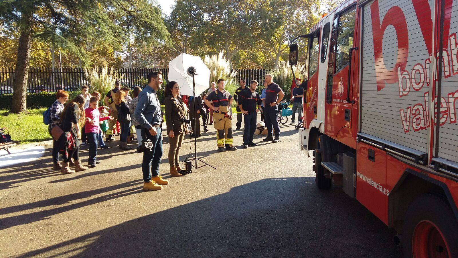 Los Bomberos de Valencia realizan un calendario solidario a favor de Mario