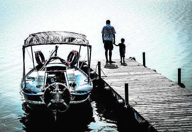 Categoría: ‘Los habitantes de la Albufera’. Raúl Ortolá con la foto ‘Mirando al Mar’.. 