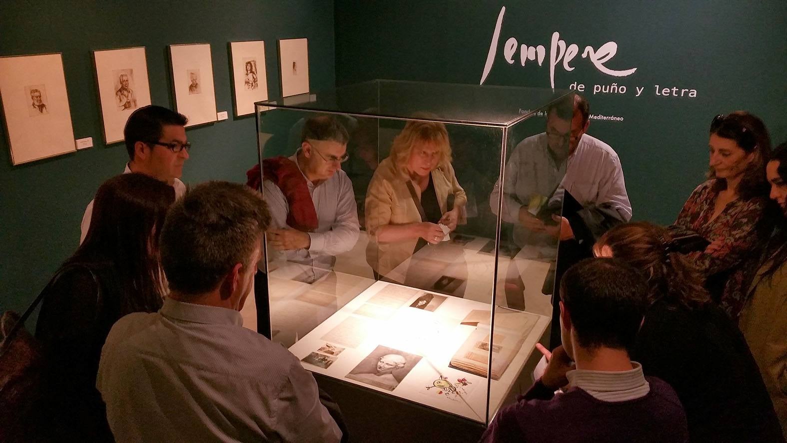 El Gil Albert visita la exposición de Eusebio Sempere en el aula de la CAM