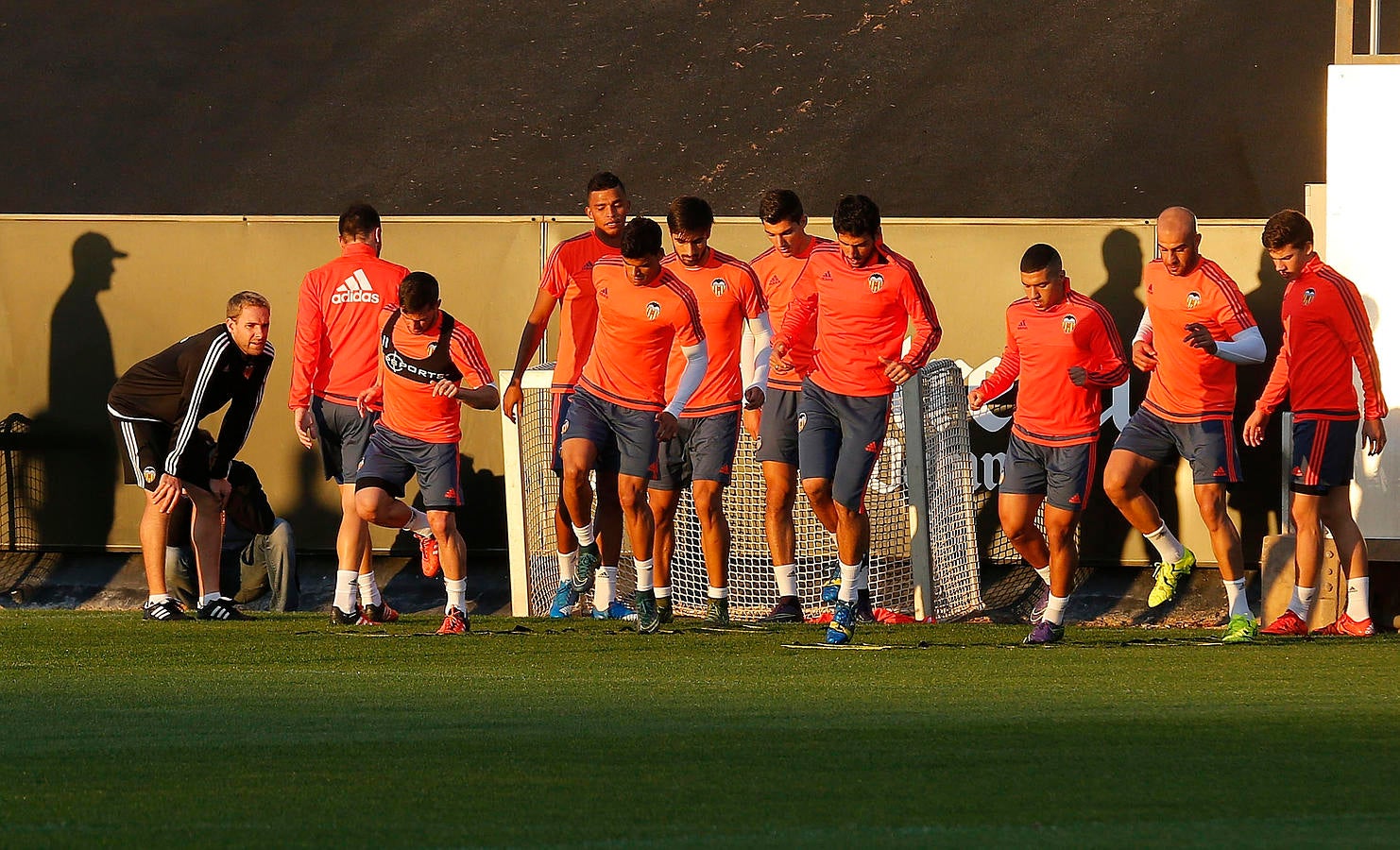 Entrenamiento del Valencia, el lunes 16 de noviembre, en Paterna