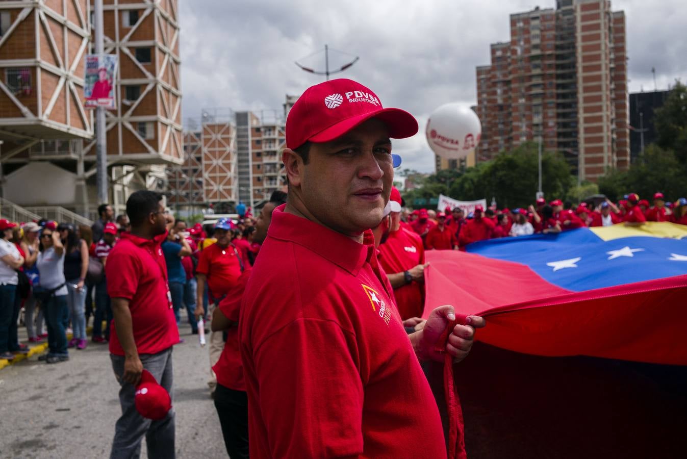 Seguidores chavistas durante el cierre de campaña electoral en Venezuela.