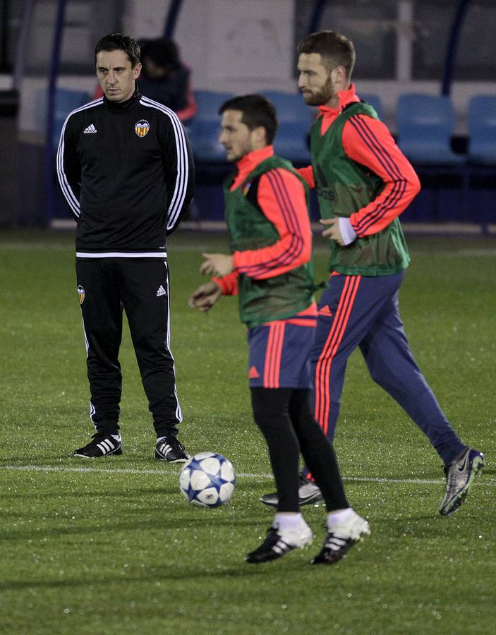 El primer entrenamiento de Gary Neville, en imágenes