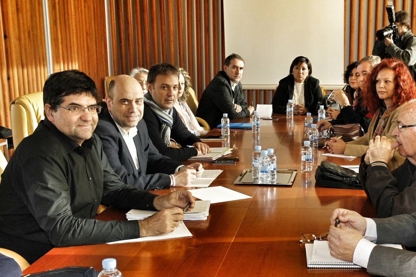 Mesa de diálogo sobre las terrazas y veladores en Alicante