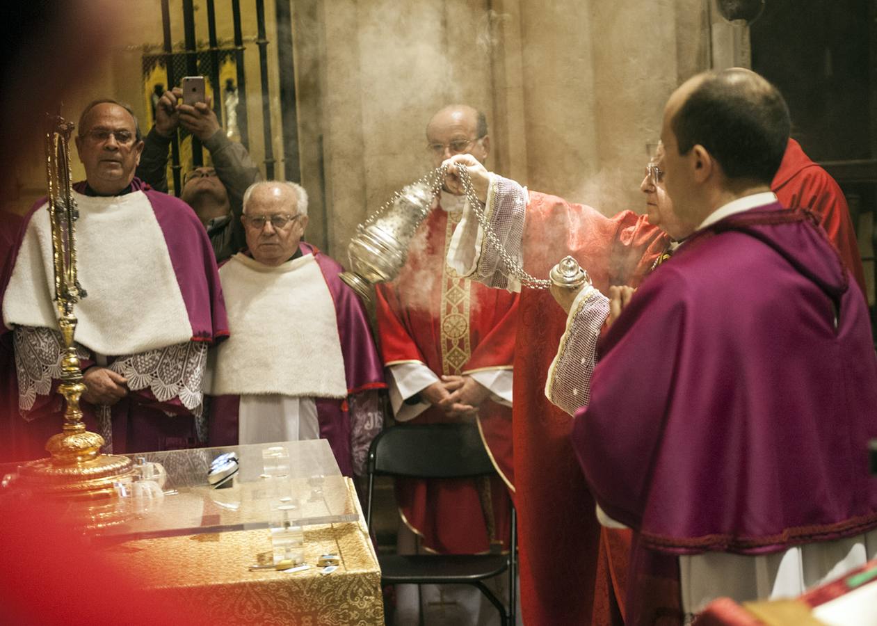 La Catedral reedita el ritual de cada año en el Monasterio de la Santa Faz