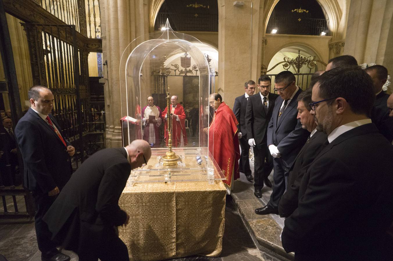 La Catedral reedita el ritual de cada año en el Monasterio de la Santa Faz