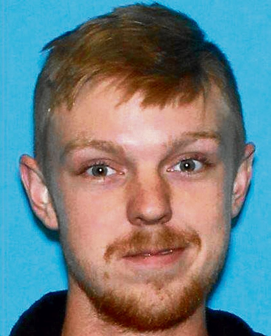 Ethan Couch. Es el único de la lista con informes psicológicos que aseguran que sufre de 'affluenza'. Mato a cuatro personas enun accidente qu tuvo cuando iba bebido y luego violó la condicional. Huyó con la ayuda de su sobreprotectora madre, Tonya, que ahora está arrestada.