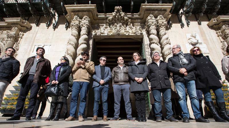 Minuto de silencio en el Ayuntamiento de Alicante por la última víctima de violencia de género