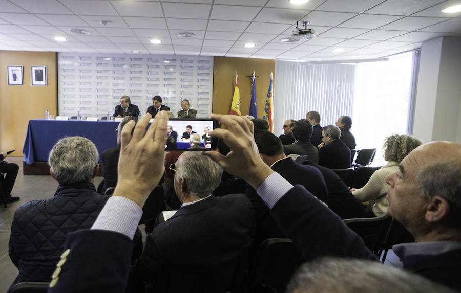 La Comunidad de Riegos de Lavante se reunió, ayer, en Los Montesinos