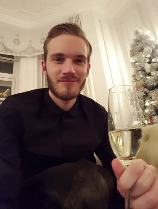 Felix Arvid Ulf Kjellberg. Youtuber.