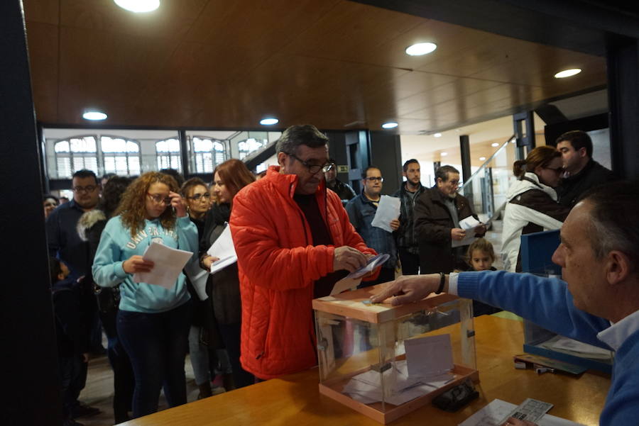 Asamblea en los Moros y Cristianos de Orihuela