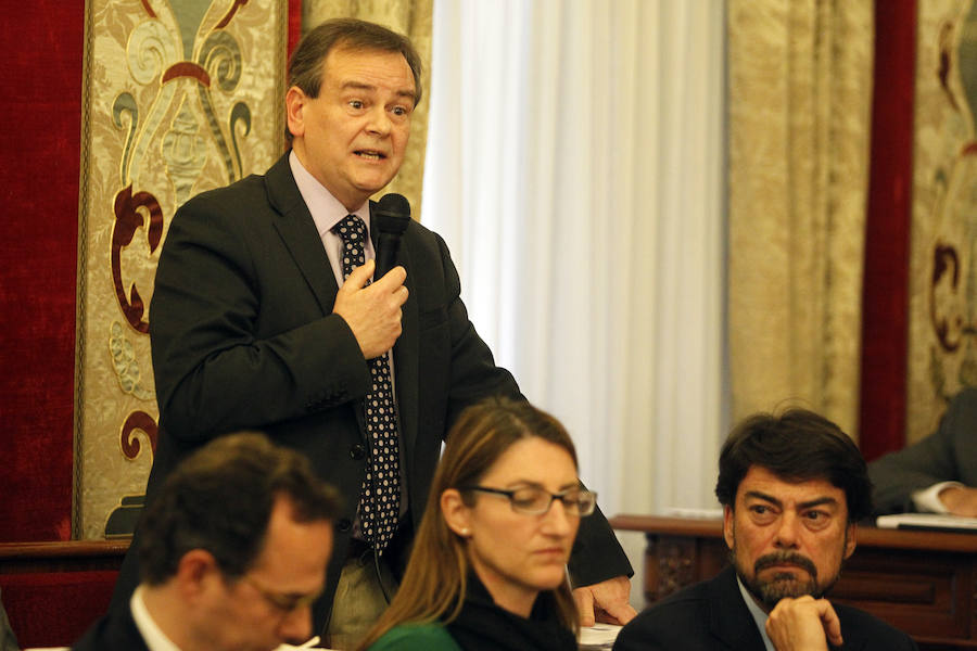 Pleno en el ayuntamiento de Alicante