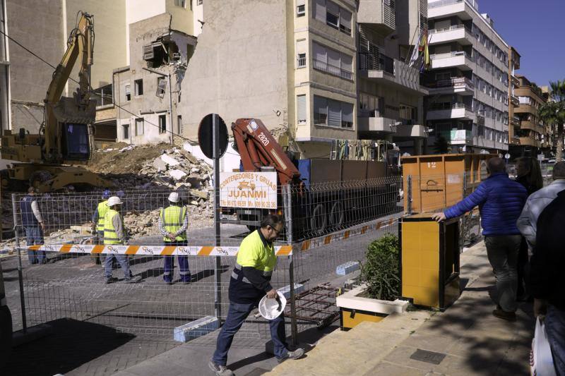 Comienza el derribo de las antiguas casas de los curas para ampliar el Ayuntamiento