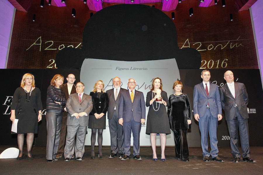 &#039;Dispara a la luna&#039; de Reyes Calderón, Premio Azorín 2016