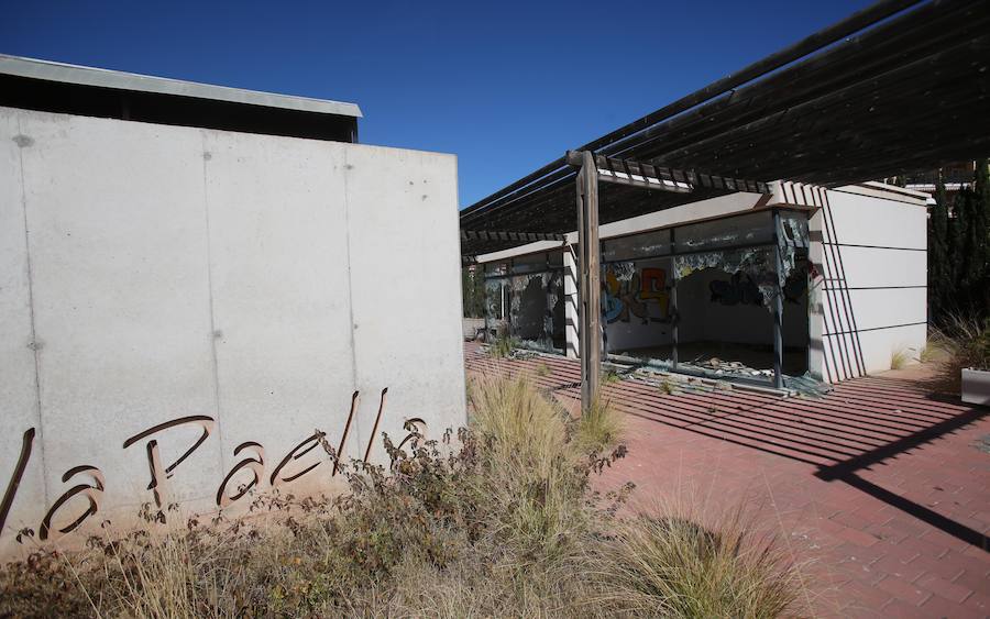 El Instituto Valenciano de la Paella, en ruinas una década después