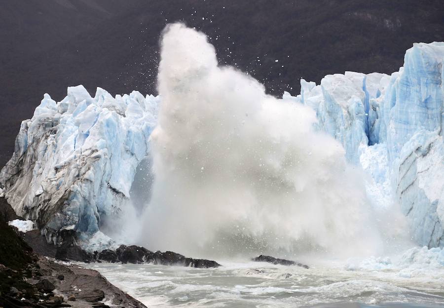 Derrumbe del arco de hielo del glaciar Perito Moreno