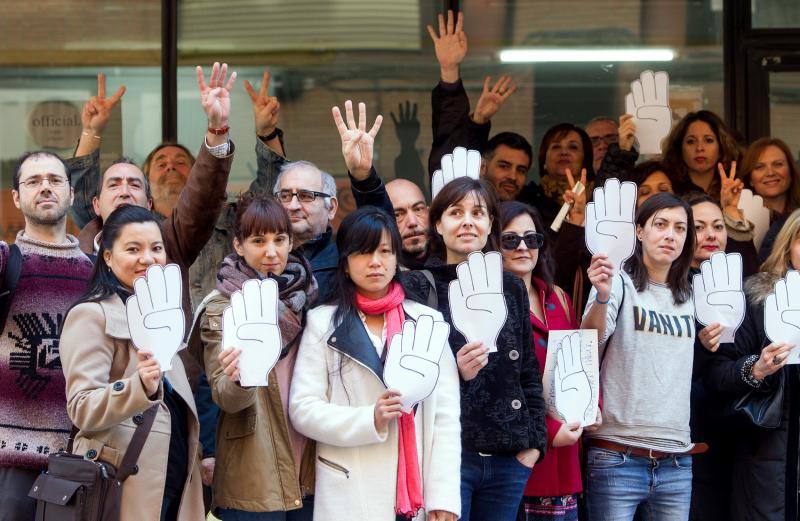 Protestas de profesores en las escuelas de idiomas de Alicante y Elche