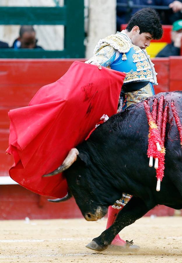 Doble salida a hombres del Juli y López Simón