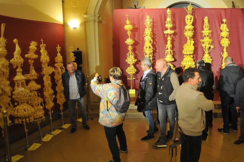 Exposición de palmas blancas en Elche