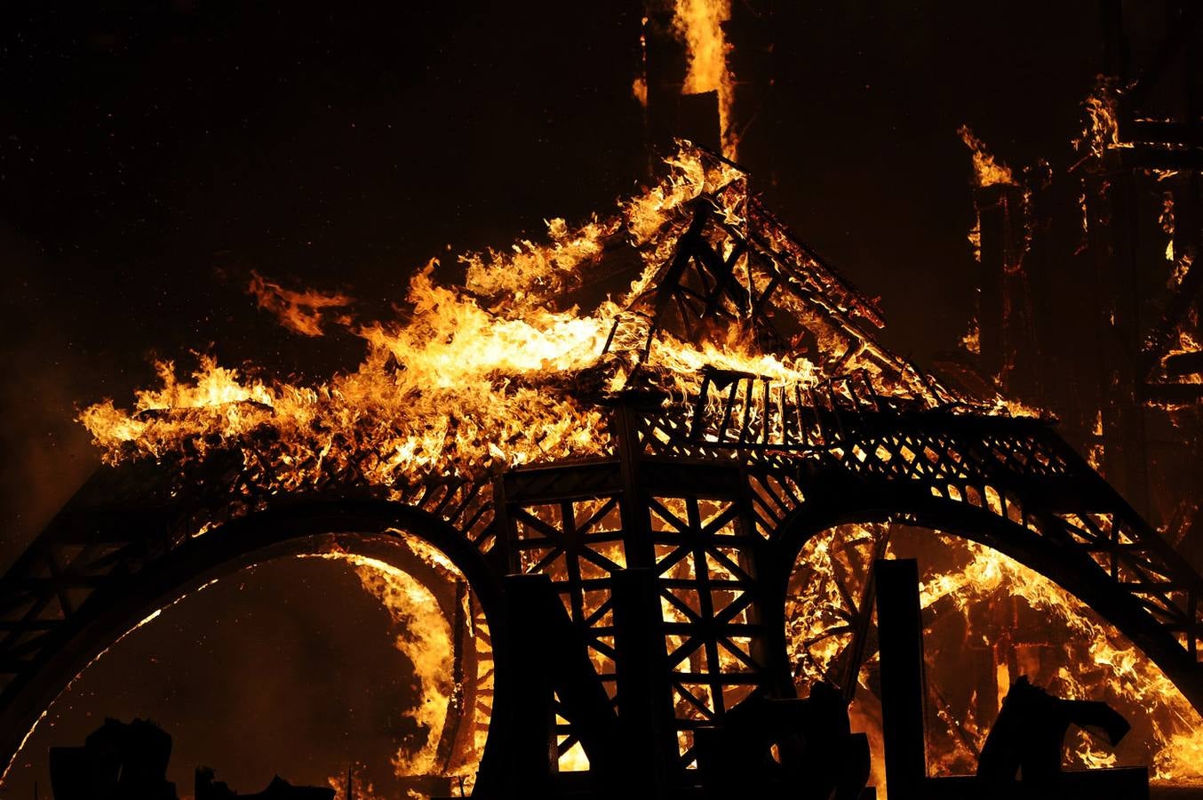 Fallas 2016: La Cremà de las Fallas de Valencia