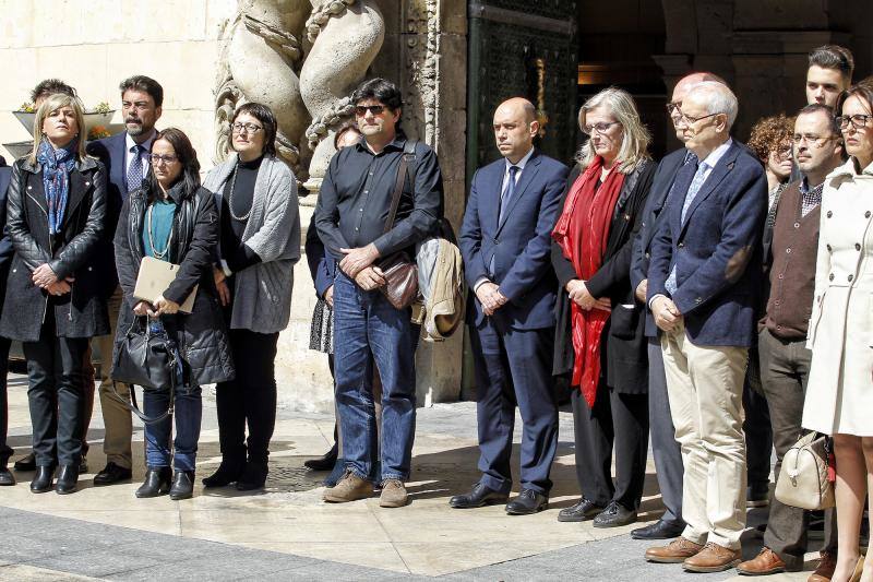 Minuto de silencio por los atentados de Bruselas en Alicante