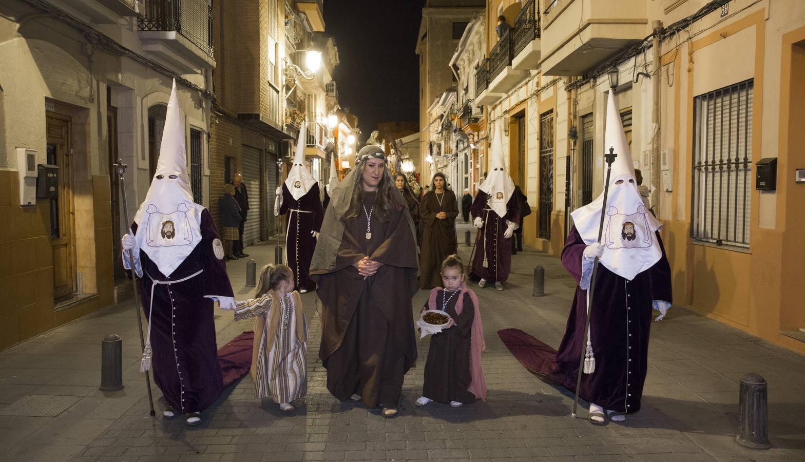 La procesión de Miércoles Santo de la Semana Santa Marinera, en imágenes