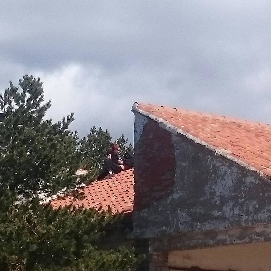 Una fiesta ilegal en la antigua base militar de El Toro