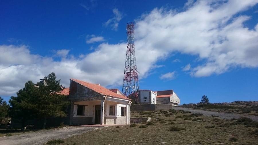 Una fiesta ilegal en la antigua base militar de El Toro