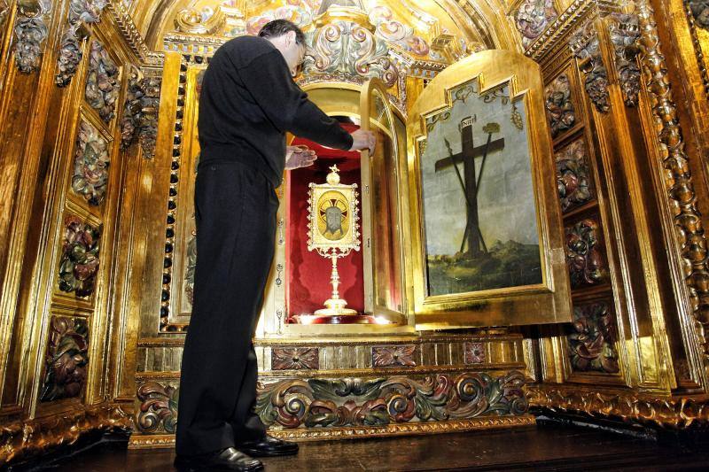 Ensayo de la apertura del camarín de la Santa Faz