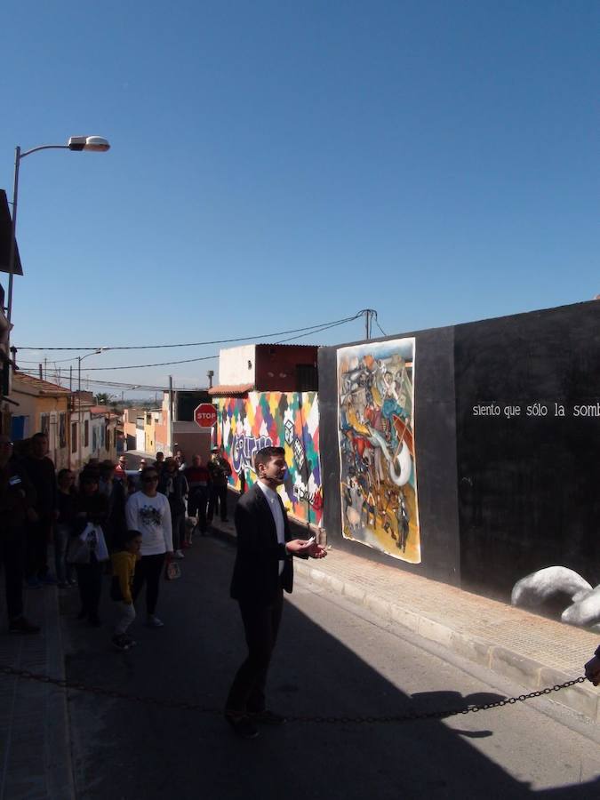 Murales en tributo al poeta cabrero en Orihuela
