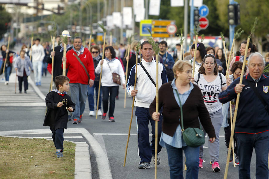 Miles de romeros participan en la Peregrina (I)