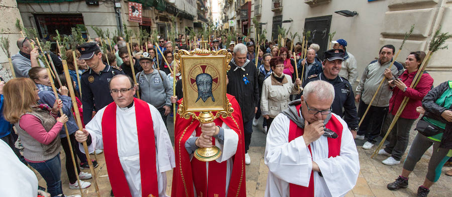 Miles de romeros participan en la Peregrina (II)