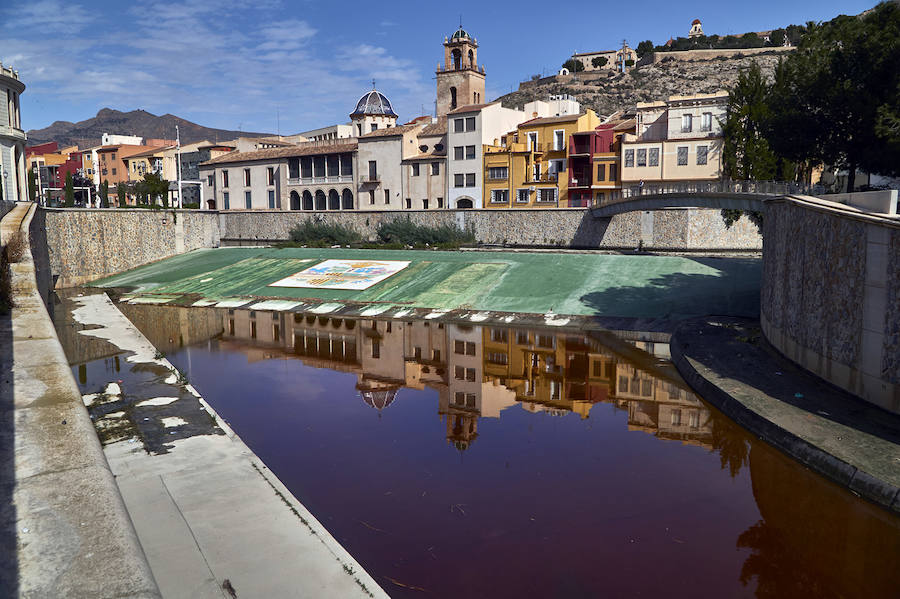 La CHS investiga un vertido de color rojo en el río Segura