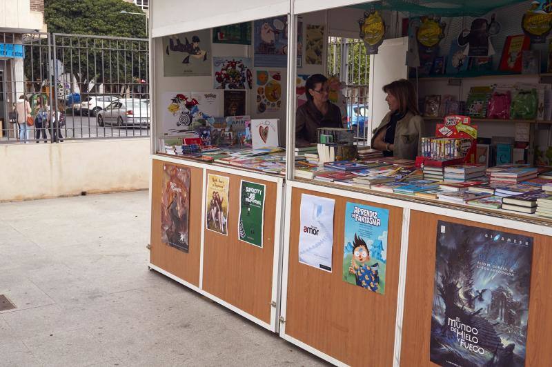 La Feria del Libro en Orihuela complementa el Salón Infantil y Juvenil