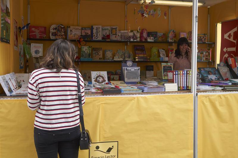 La Feria del Libro en Orihuela complementa el Salón Infantil y Juvenil