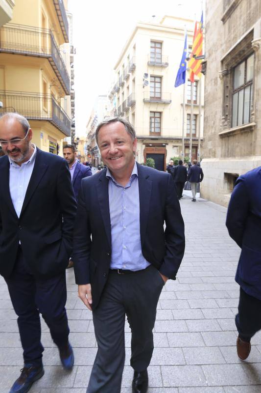 Concentración por la defensa de la Constitución y el Estatuto de Autonomía en Valencia