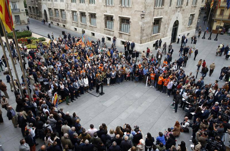 Concentración por la defensa de la Constitución y el Estatuto de Autonomía en Valencia