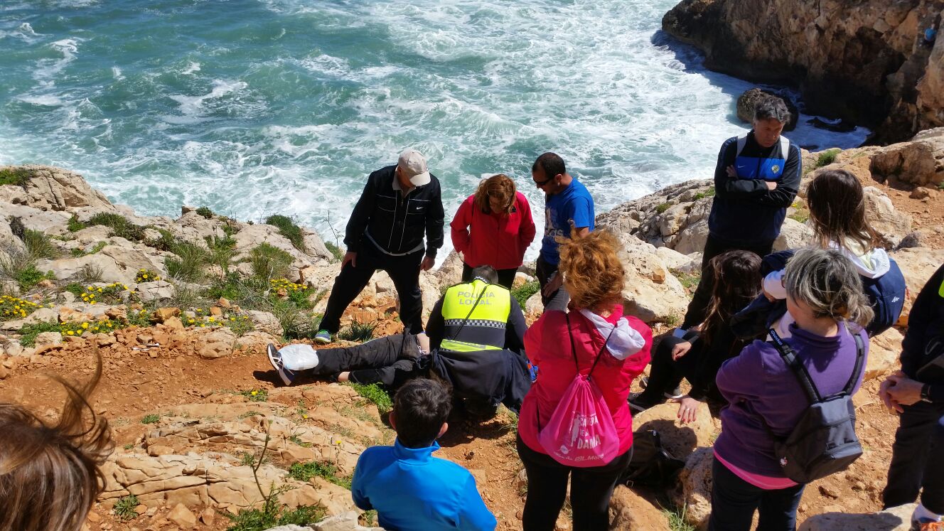 Rescatan con un helicóptero a un hombre herido en la Cova Tallada de Xàbia