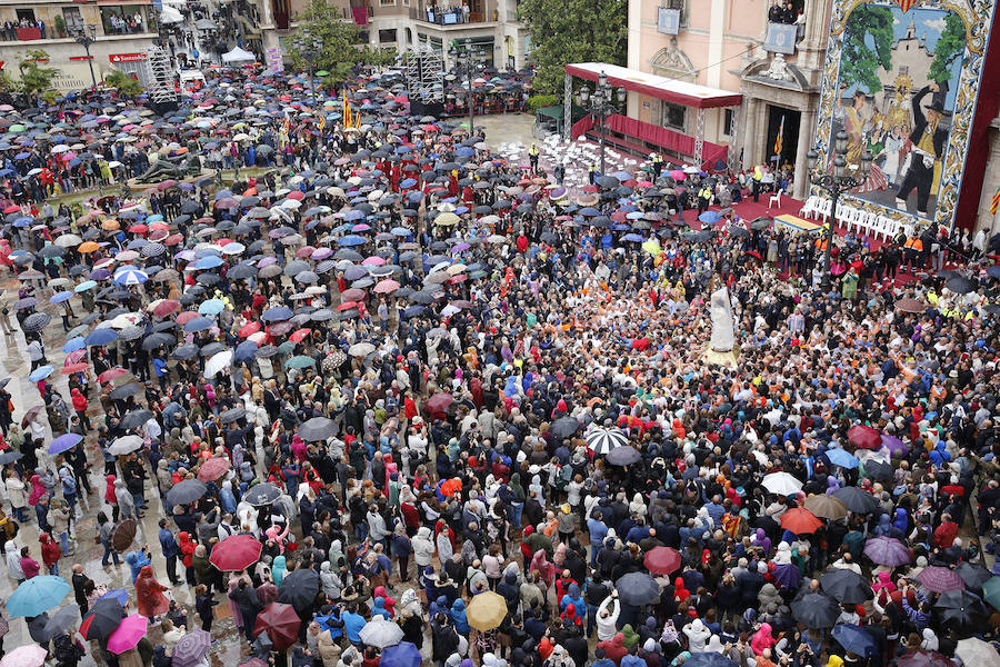 Valencia vive con fervor el Día de la Mare de Déu dels Desamparats